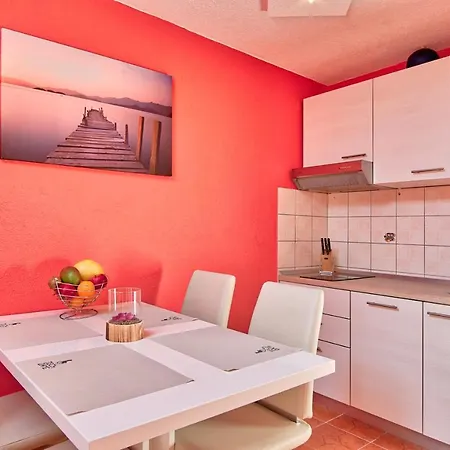 Pervan Apartment *