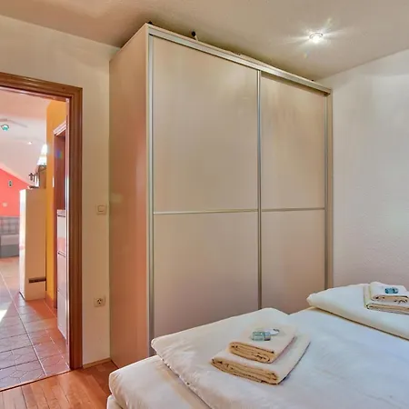 Pervan Apartment *